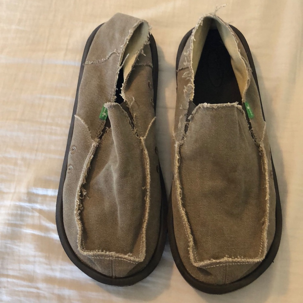 Sanuk Hemp sidewalk surfers.